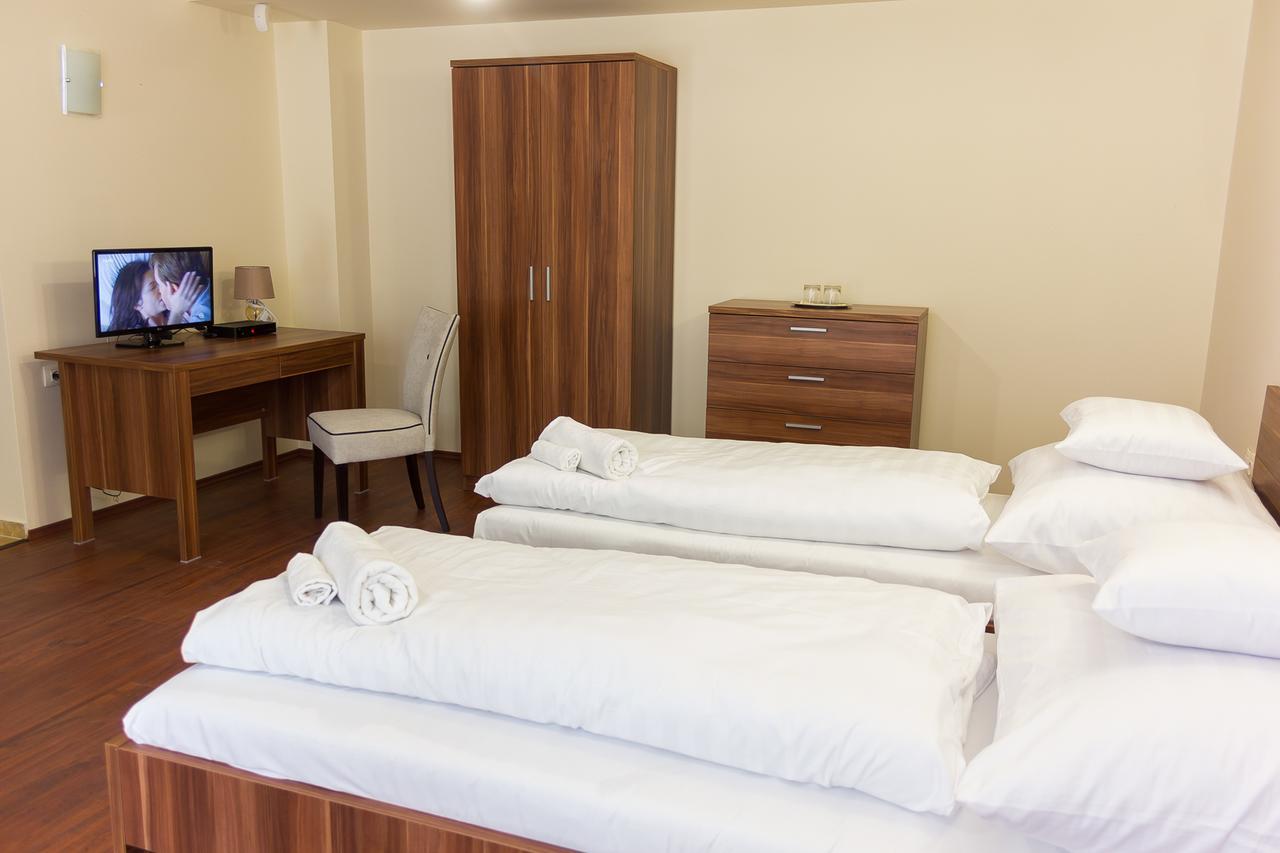 M1 Szeker Csarda Hotel Es Etterem Obarok Zewnętrze zdjęcie
