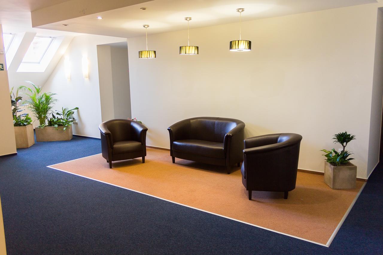 M1 Szeker Csarda Hotel Es Etterem Obarok Zewnętrze zdjęcie