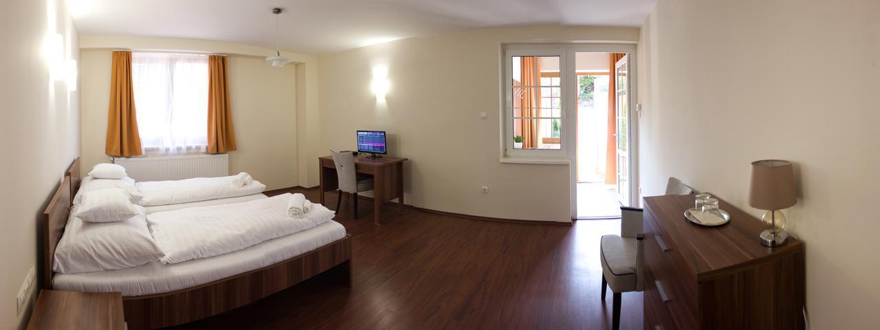 M1 Szeker Csarda Hotel Es Etterem Obarok Zewnętrze zdjęcie